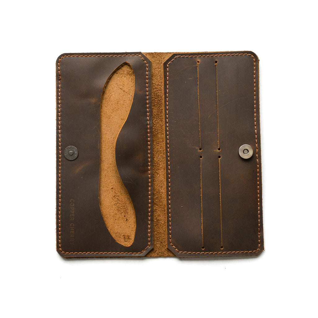 The Flat Wallet in Brown